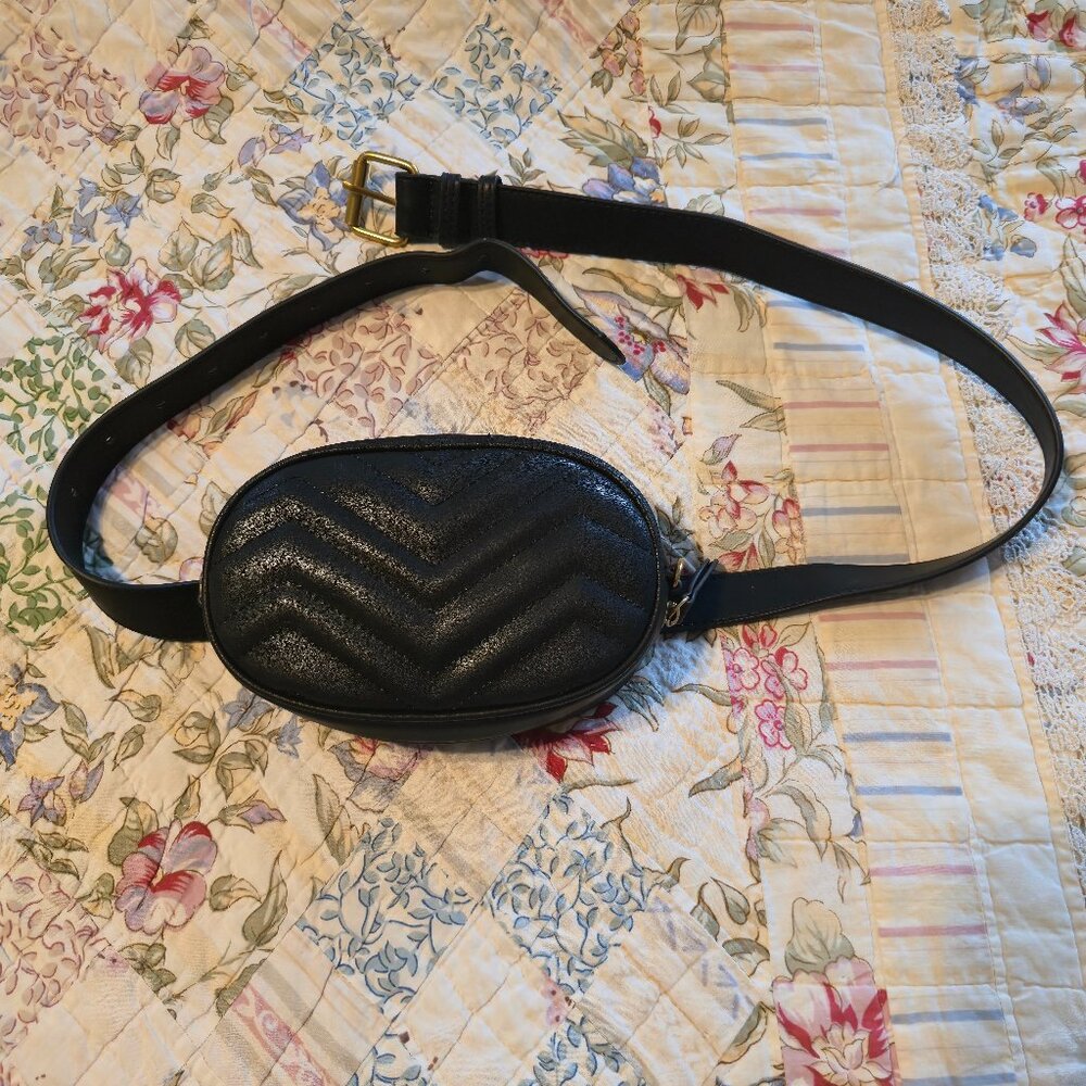 NWOT Herald Quilted Vegan Leather Y2K Unisex Fanny Pack/Belted Waist Bag